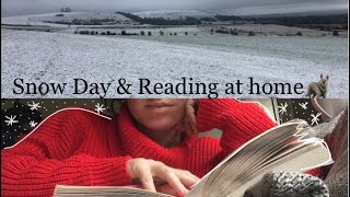 A cosy day reading at home 📖 and snow day 🌨 Reading vlog baking coffee and a slow weekend [upl. by Dnomad113]