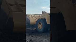 Caterpillar 990 Wheel Loader Loading Coal On Lorries [upl. by Nolan374]