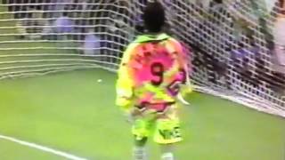 Penal atajado por Jorge Campos y gol de Lupillo Castañeda [upl. by Xanthe398]